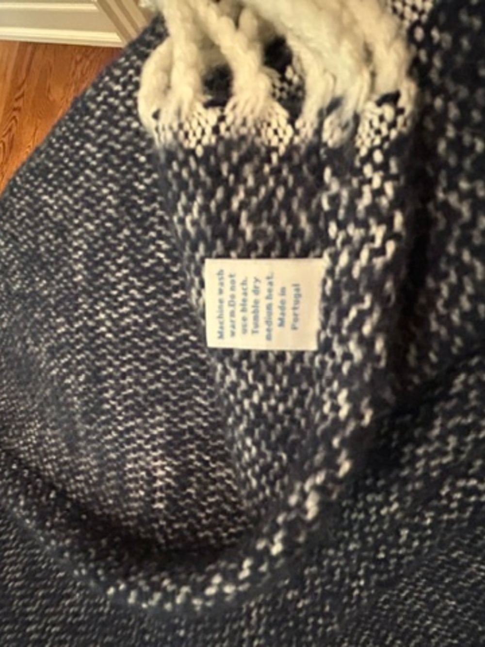set of 3 Throw blankets made in portugal - Picture 3 of 5